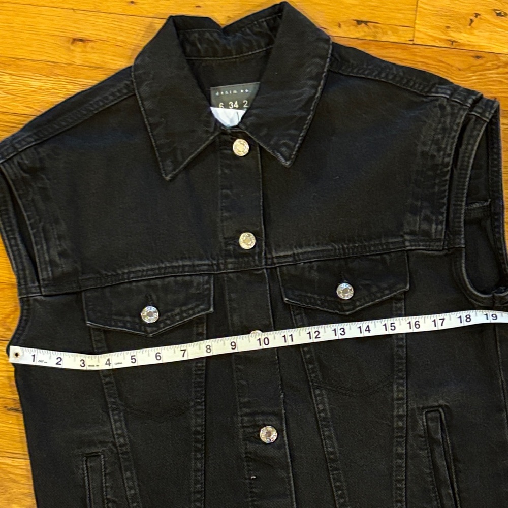 Black Sleeveless Denim Vest - Picture 5 of 6